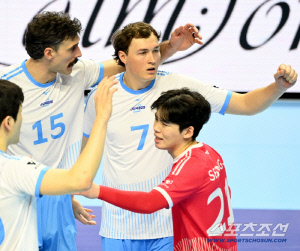 이든 데뷔전→신인 카드도 꺼냈다…'진땀 뺀 승점 2점' 대한항공, 선두 현대캐피탈에 1점 차 추격