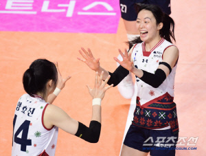 인쿠시, 카리에 맞섰지만… '정지윤' 없는 현대건설, '자네테' 없는 정관장 3-0 완파→2위 복귀[대전리뷰]