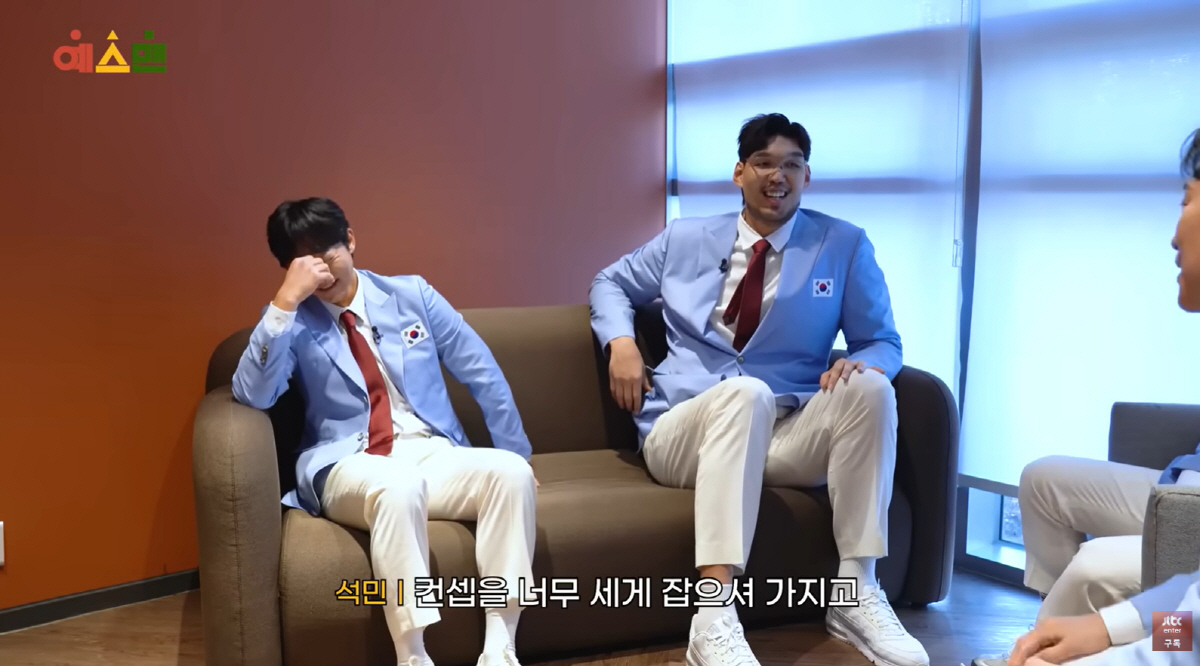 '야구 비하' 김남일, 윤석민 앞 무릎 꿇고 사과..."1200만명 부러…