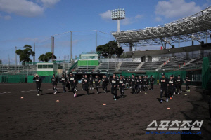 돈 없으면 우승 못하겠네, 한신 연봉 117억원 폭등하고, 2억엔 이상 역대 최다 10명, '홈런-타점 1위' 4번 타자는 33억원 인상[민창기의 일본야구]