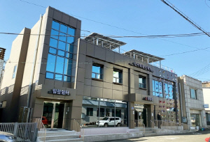 [빈집의 재탄생] 낡은 시골 목욕탕, 깔끔한 게스트하우스 변신