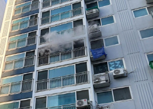 인천 아파트 화재로 11명 대피…