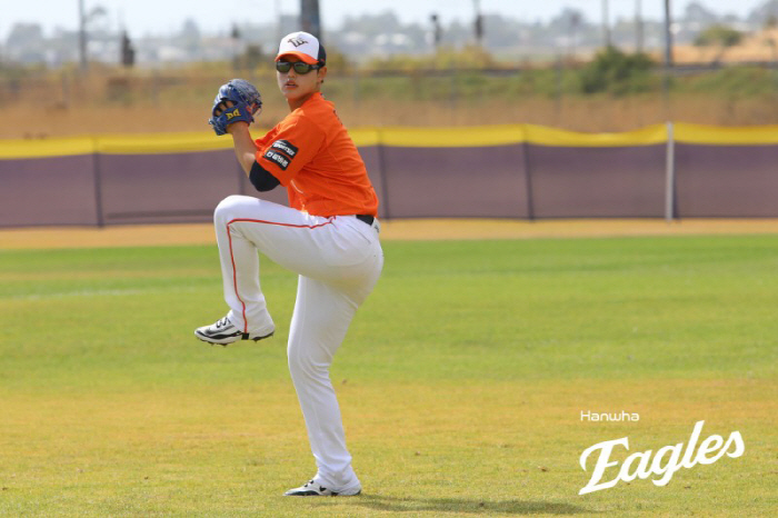 "160㎞ 던지는데 왜 걱정해?" 레전드 류현진도 문동주가 부럽다…그리고…