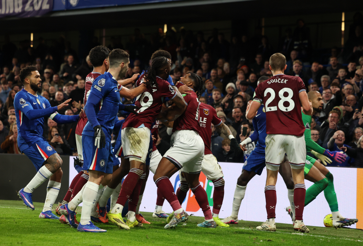 "축구장서 목을 조른다고" 이성잃은 손흥민 전 스승의 '눈물', 극장 역…