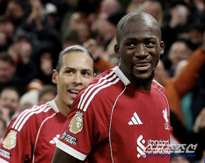 "2주 전 부친상→골 넣고 울어버린 리버풀DF" '수비 줄부상' 팀 위해…