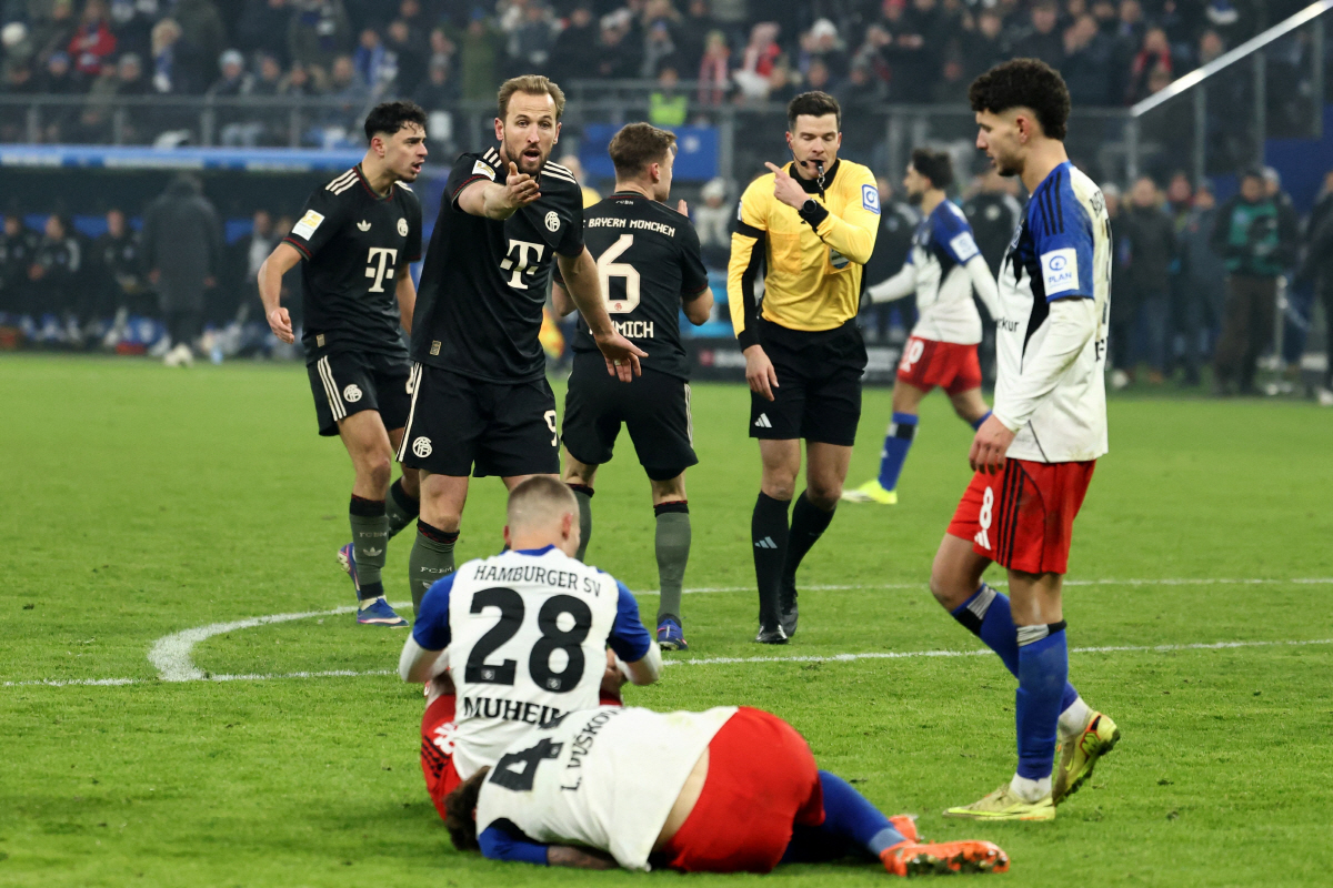 "공만 건드렸잖아요" 시즌 첫 경고가 너무 억울한 김민재…옆에 있던 케인…