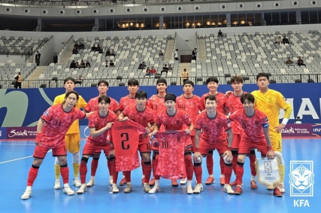 'FIFA 랭킹 57위→亞에선 15번째' '변방' 대한민국, 0-5→2-…