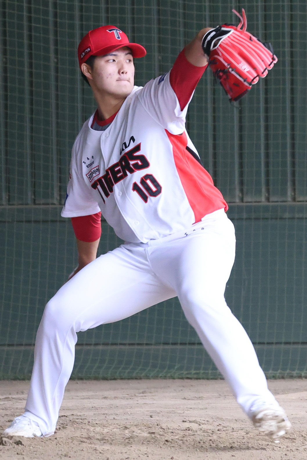 '연봉 폭풍 인상' KIA, 이 선수 각 잡고 키운다…"처음 금액 보고 …