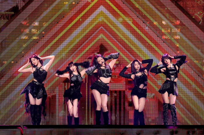 르세라핌 "도쿄돔 지나 다시 서울, 마지막이니 눈치보지 말길"