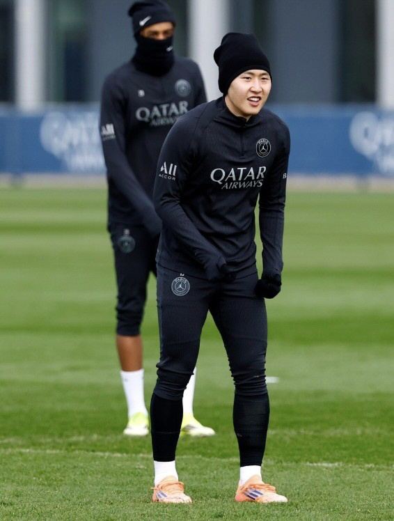 [오피셜]'韓 축구 대박, 새벽잠 좀 설치겠네' 이강인 9경기만 PSG 원정 명단 포함, 스트라스부르전 선발 출전 불투명..