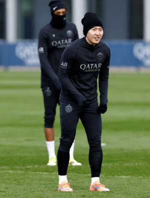 [오피셜]'韓 축구 대박, 새벽잠 좀 설치겠네' 이강인 9경기만 PSG 원정 명단 포함, 스트라스부르전 선발 출전 불투명..