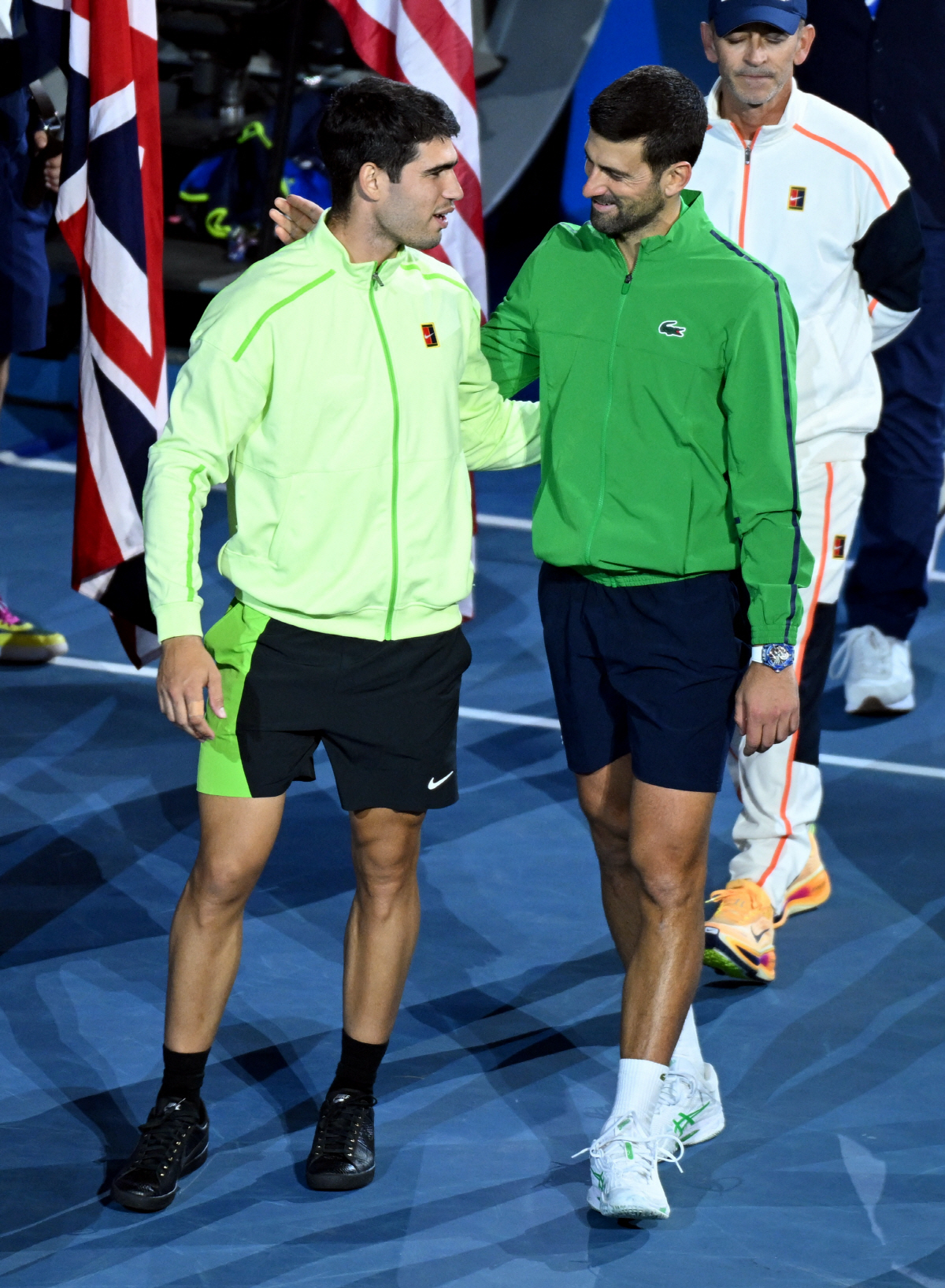 전설 조코비치 꺾고 코트 위에 '벌러덩'…세계 최강 알카라스, 첫 호주오…