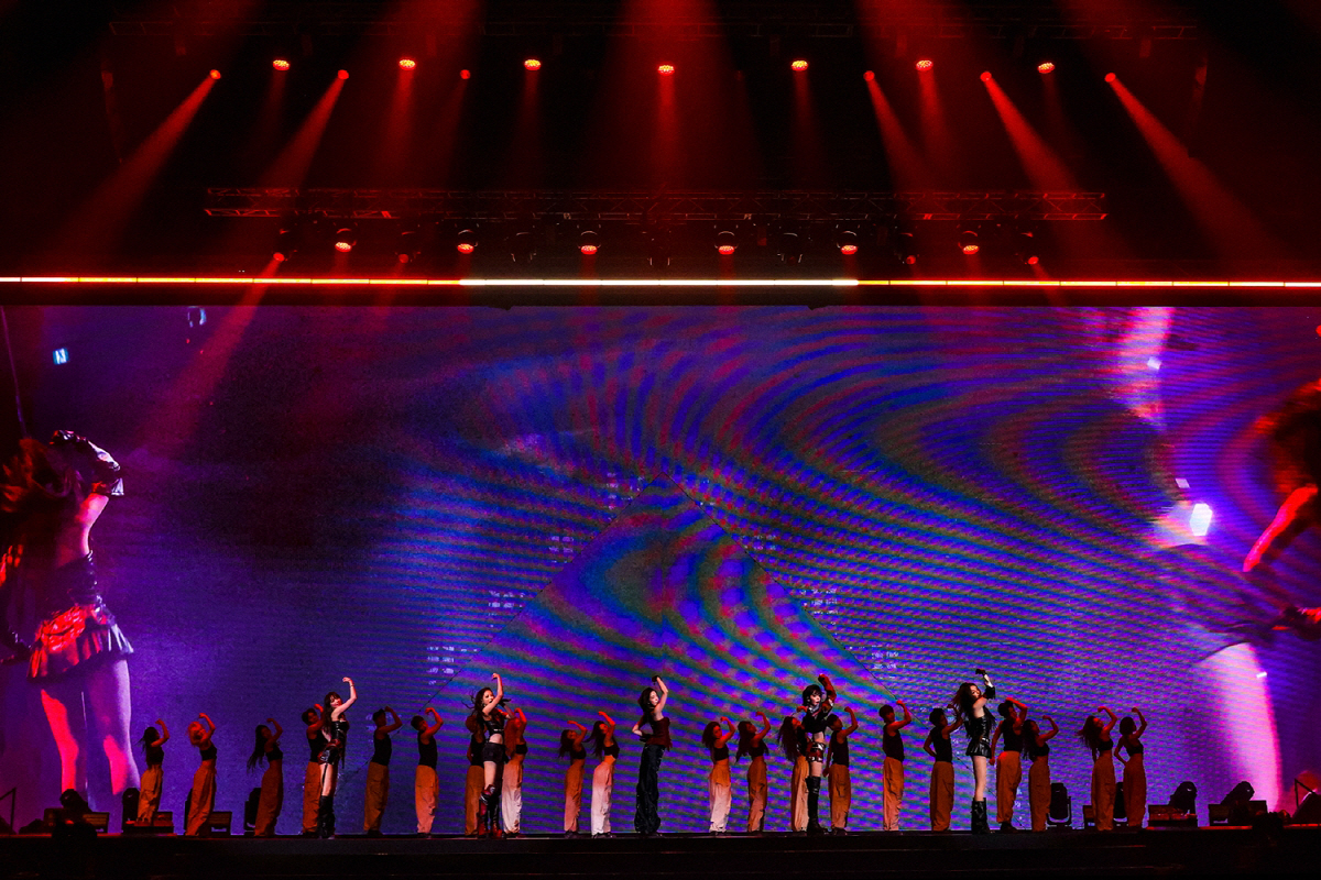 [SC현장]르세라핌, 잠실을 홈구장으로 만들다…첫 월드투어의 마지막 페이…