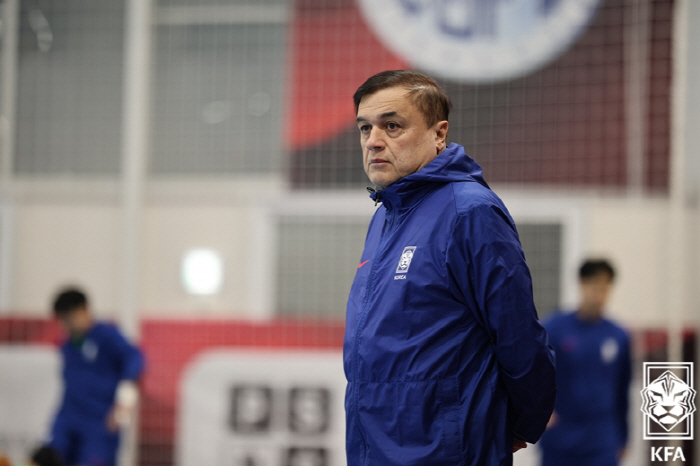 "한국 축구가 일본보다 잘하는게 뭐야" 日, '韓 광탈' 풋살 아시안컵 …