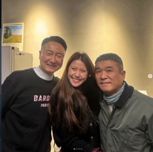 '성폭행 무혐의' 김건모, 6년 만에 확 달라진 분위기 