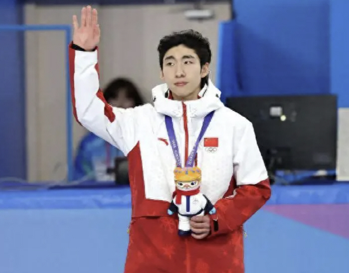 "한국, 배신자라고 하면서 후회 중"...'韓 국민영웅의 국적 포기' 린…