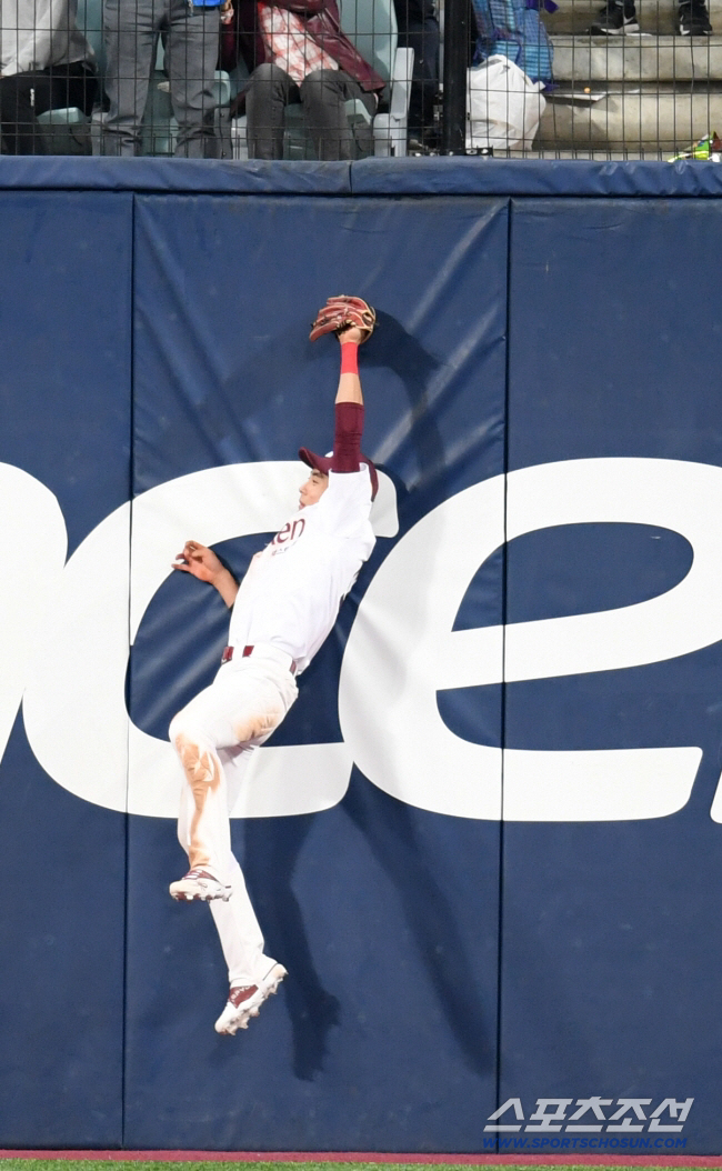 사실상 CF 불가 판정, 그럼 'RF 이정후'는 과연 성공 가능할까…결국…