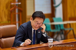 李대통령 지지도 54.5%…민주 43.9%·국힘 37.0%[리얼미터]