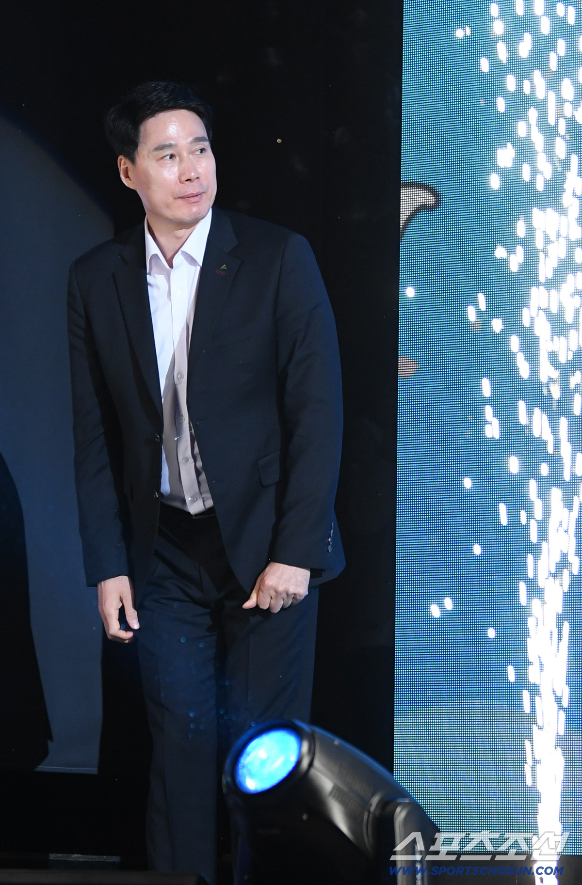 "첫 단추를 잘못 뀄어" '박정민 완벽 빙의' 강성형 감독의 유쾌한 푸념…