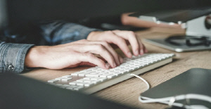 30대 직장인 쓰러지게 한 '996 근무제'…사망 8시간 후에도 업무 문자