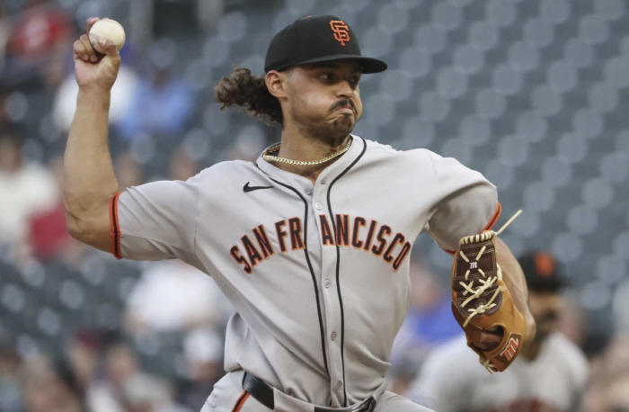 그 좋았던 100마일 셋업맨이 이렇게 망가지다니, '불펜→선발→불펜→선발→불펜' 오락가락 2년 힉스 CHW에서 새 인생