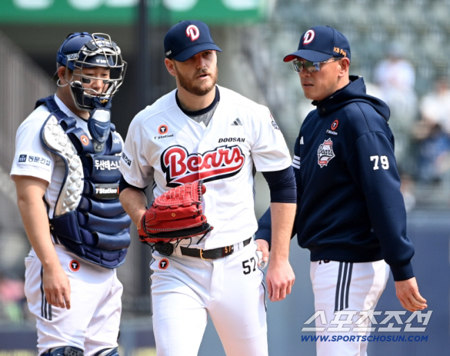 KBO 씹어먹을 것 같았던 최강 커리어, 코치 어깨빵만 남기고 떠났는데.…