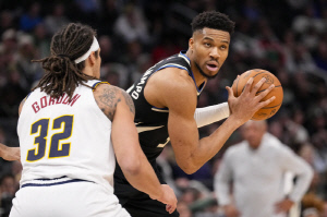 카드 오픈! 아데토쿤보 차기 행선지 빅3. 타운스 & 히로 & 그린. 모든 패는 오픈됐다.