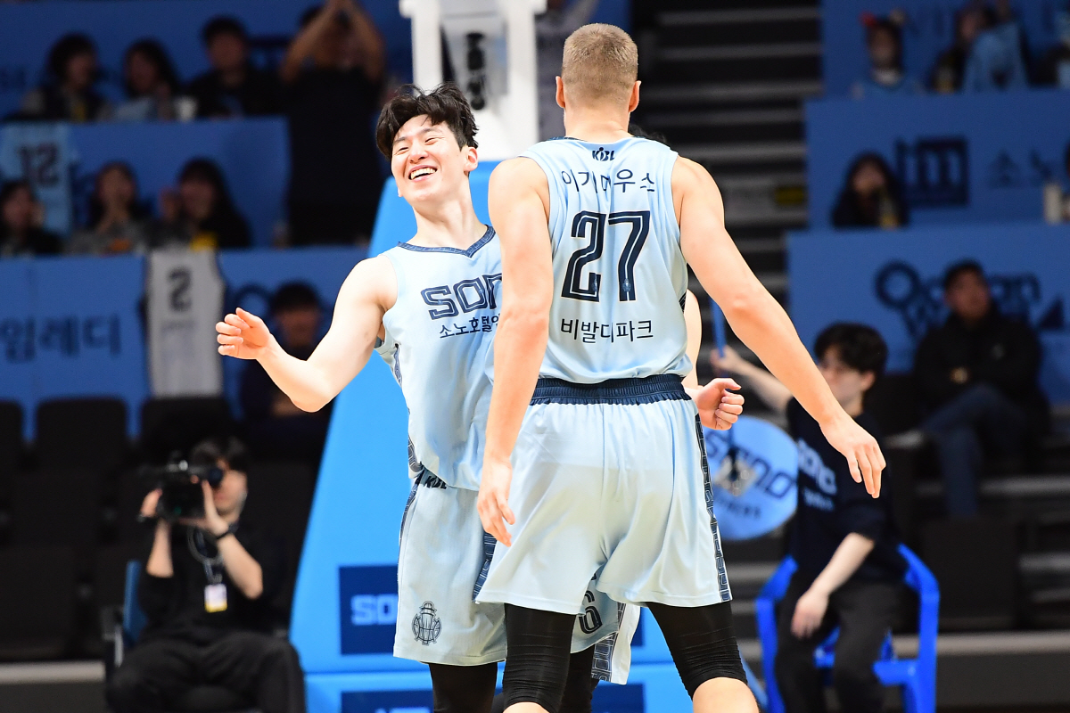 "이제 소노는 뺍시다!" 견고했던 '소삼가몹 동맹' 탈출, 강력 2옵션 …