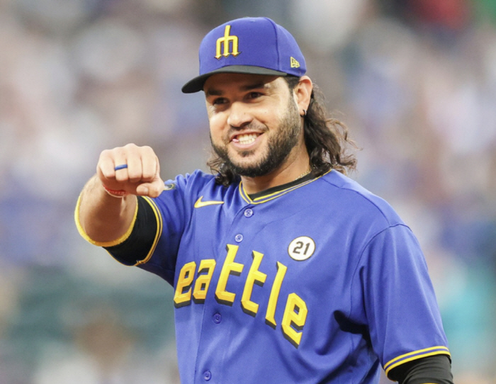 모 아니면 도, 방망이에 닿으면 넘어가는데...49홈런 거포는 왜 돈을 …