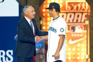 이도류는 ML 정복했는데…'스위치 피칭' 역시 무리였나, 시애틀 애지중지 유망주 결국 결단 내렸다