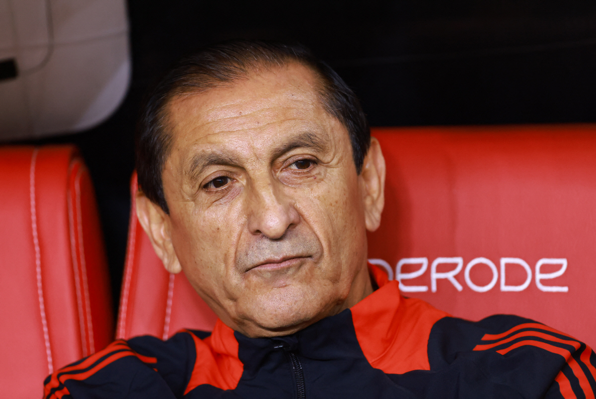 "여자가 무슨 축구야" 아르헨 국대 출신 감독, 시대착오적 망언으로 철퇴…