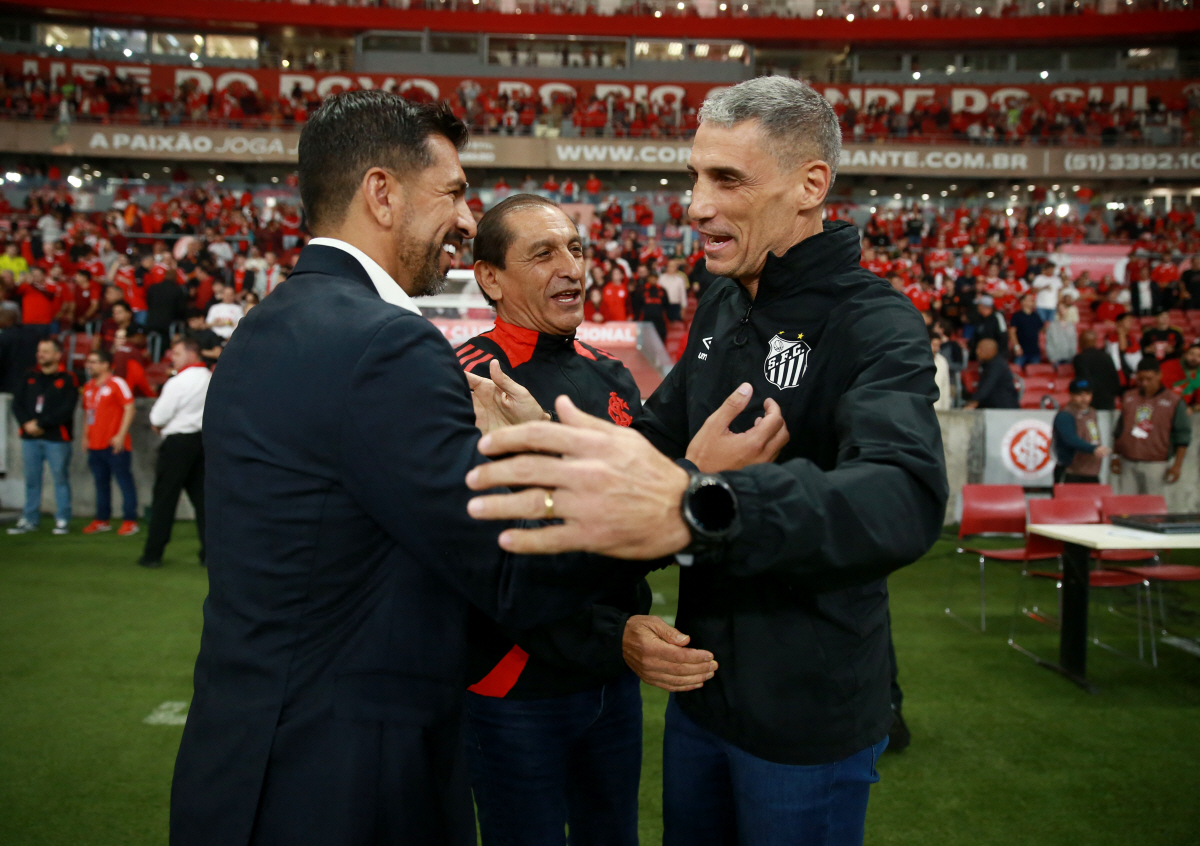 "여자가 무슨 축구야" 아르헨 국대 출신 감독, 시대착오적 망언으로 철퇴…