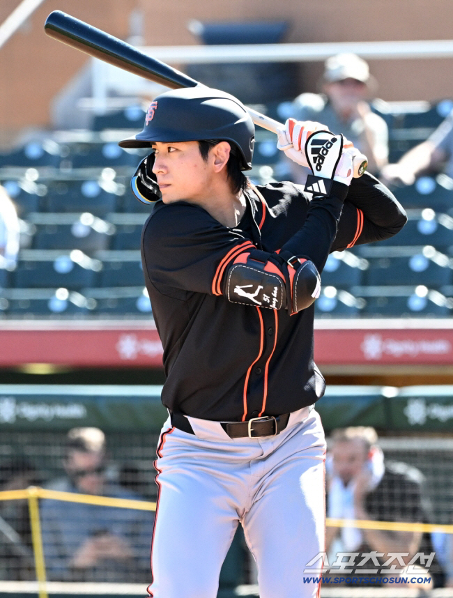 '1647억 亞 1위 자존심 타격' 이정후, 반쪽 이미지 곤란하다…"작년…