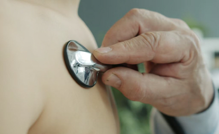 영유아 유행 'RSV' 증상과 예방법…언제 병원에 가야 하나?