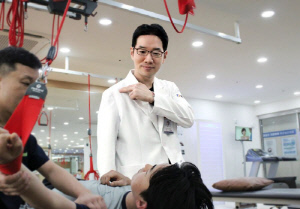 부산힘찬병원, 비수술부터 수술 후 재활까지 '원스톱 물리치료실' 개소