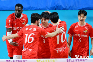 '베논-김정호 터졌다' 1승3패는 잊어라! 한국전력, 우리카드 잡고 봄배구 희망 솔솔 [장충 리뷰]