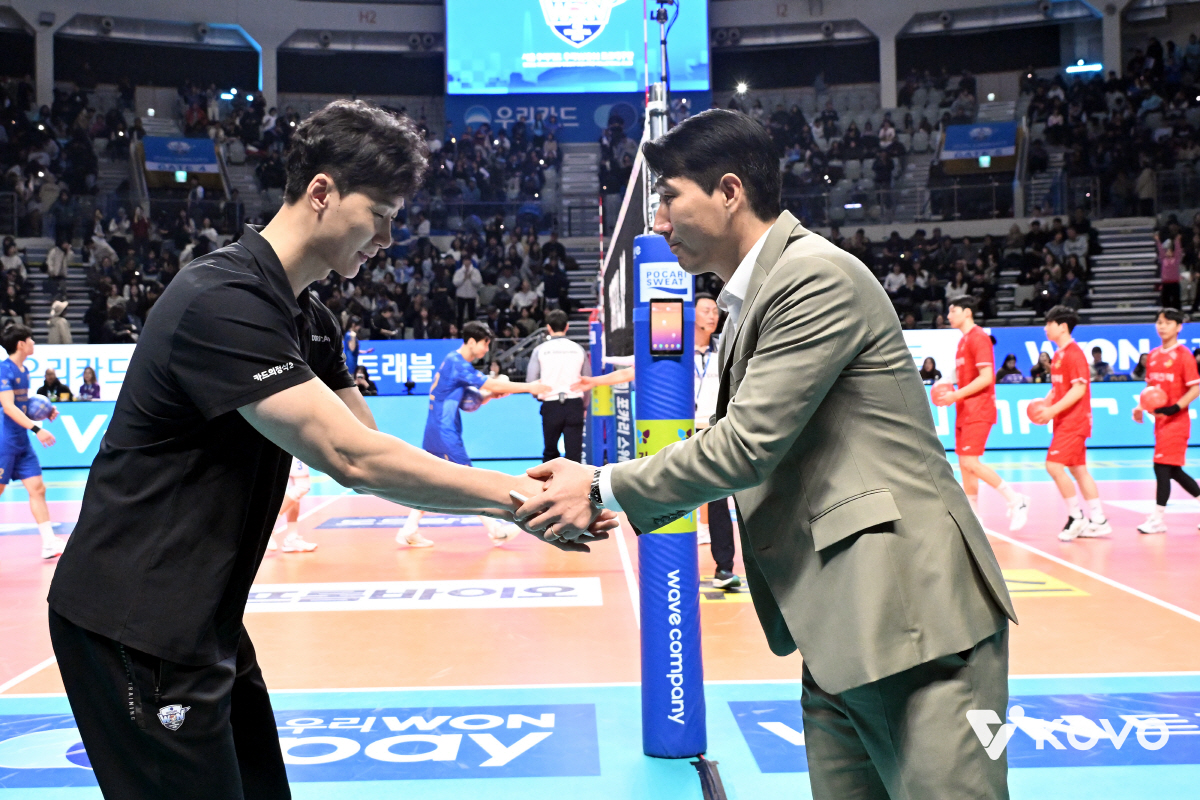 '베논-김정호 터졌다' 1승3패는 잊어라! 한국전력, 우리카드 잡고 봄배…