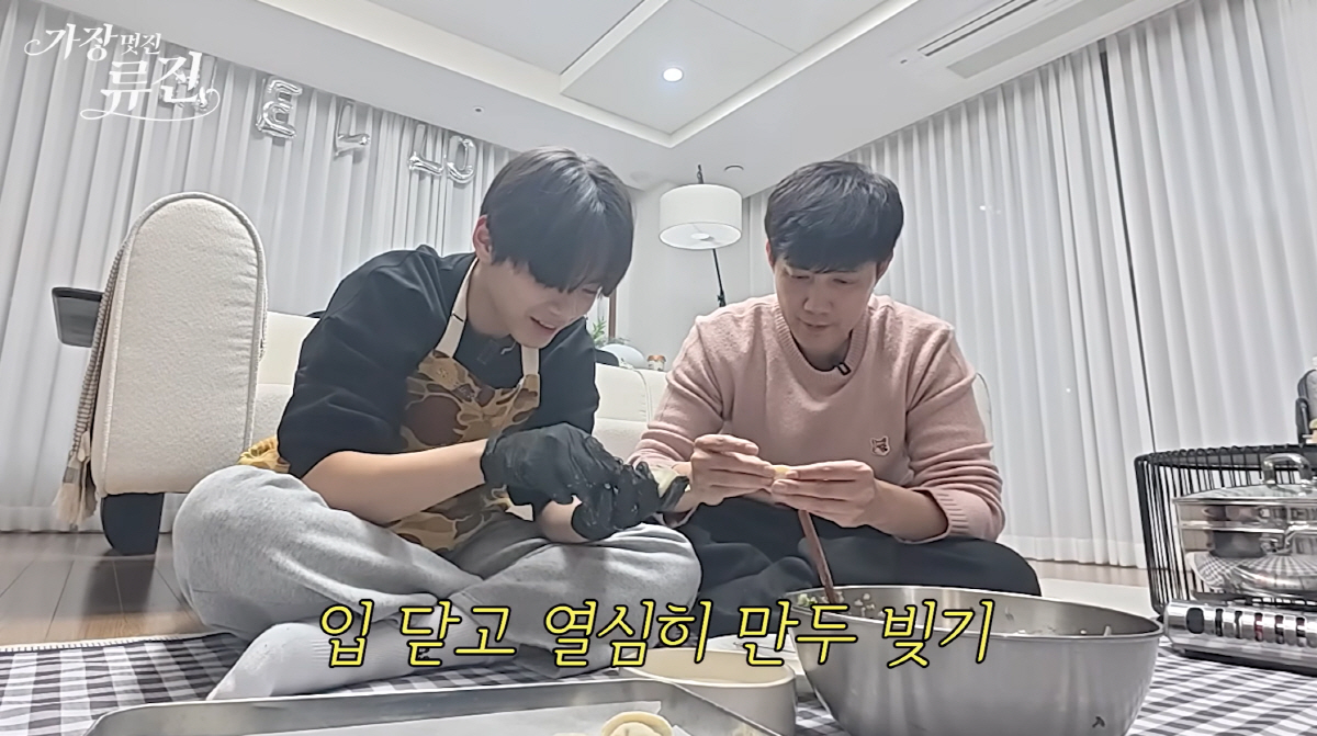 '장남 美버클리 합격' 류진, 둘째도 잘 키웠네..뷔 닮은꼴·요리 실력도…