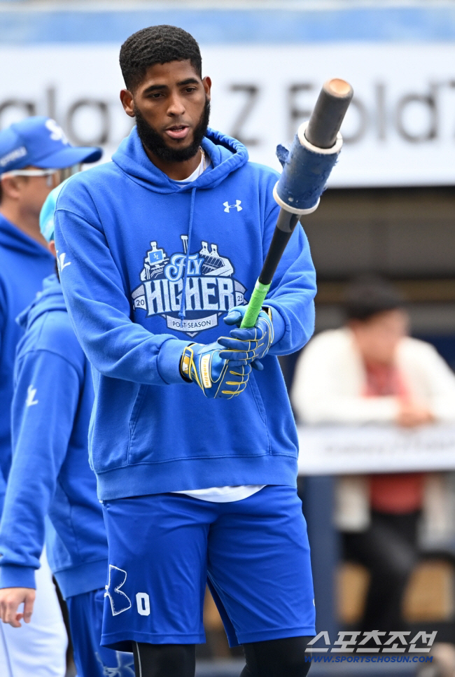 "선 넘는 역겨운 일" 오죽하면 '홈런왕' 분노 폭발했다 → 경찰 대응 …