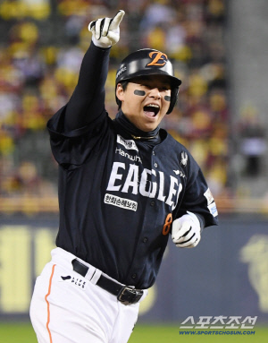 '연봉 10억' 동갑내기 홈런왕X다승왕 우정 끈끈하다…연결고리는? 