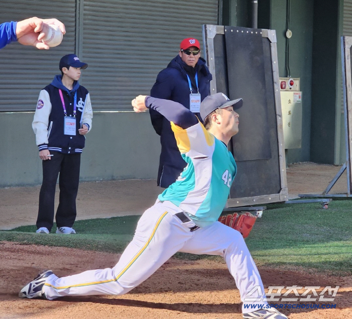"방출 때랑 다르다" 롯데 특급 유망주→울산행, 1m92, 151km 미…