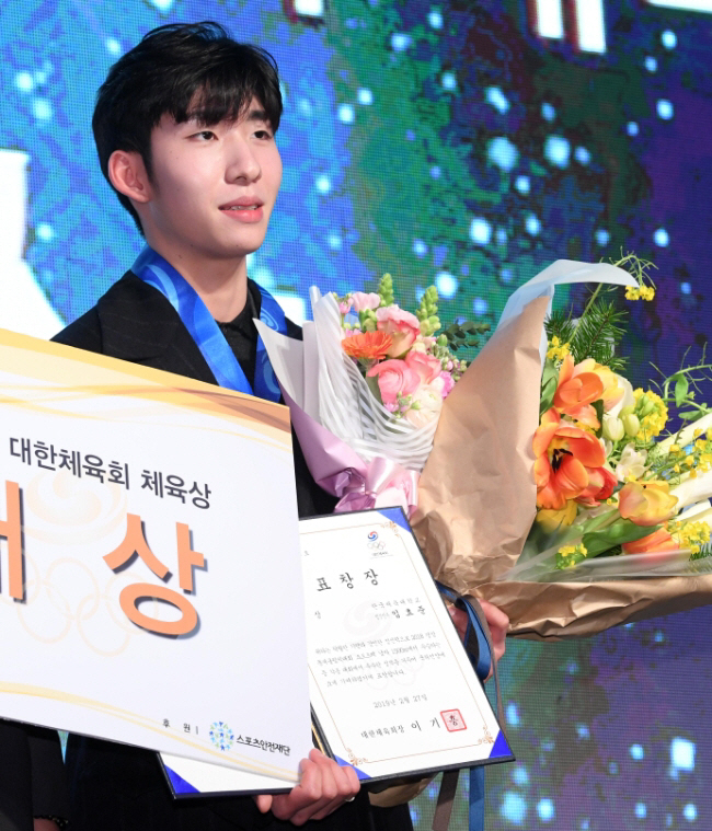 "충격 행보!" 韓 쇼트트랙 영웅→태극마크 대신 中 귀화 선택, 린샤오쥔…