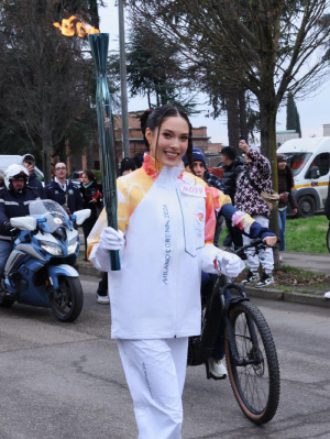 '이럴 수가' 미국 뒤통수 때리고 '중국 귀화'→단숨에 1200억 '연봉 퀸'...中 동계 최고 스타, 은퇴 위기까지 극복 