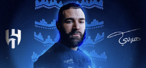 [오피셜]'대충격, 배신감에 라이벌 팀으로 갈아탔다''레알 레전드' 벤제마, 알 이티하드→알 힐랄 사우디 안에서 전격 이적..