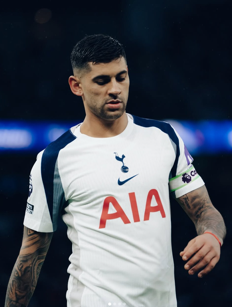 "큰일났다, 손흥민 물려준 주장 박탈 당할수도" 이적시장 '빈손'→'못말…