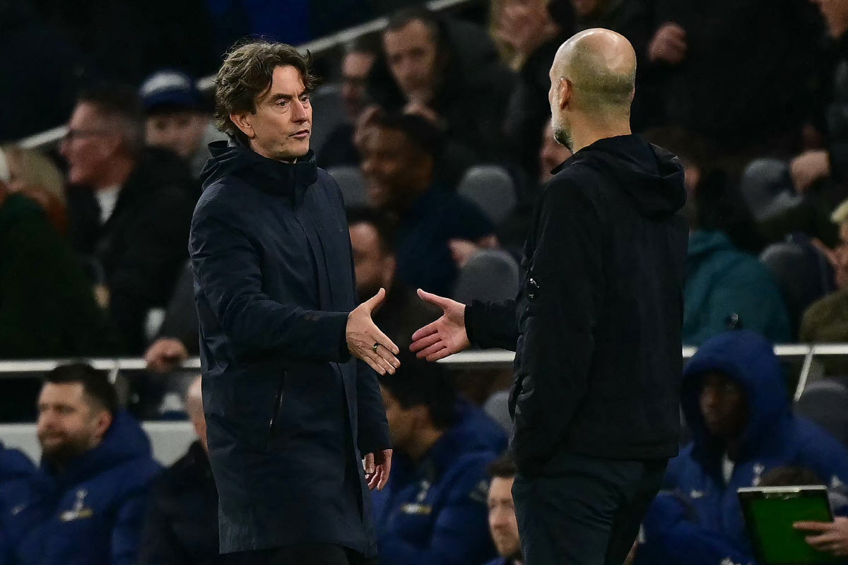 "큰일났다, 손흥민 물려준 주장 박탈 당할수도" 이적시장 '빈손'→'못말…