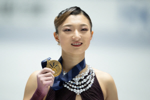 아사다 마오처럼 김연아 못 넘고 은퇴하나...日 피겨 여신 은퇴 올림픽 