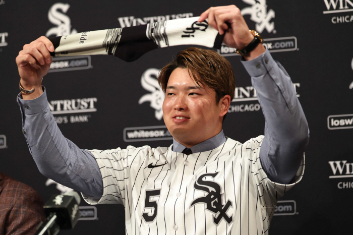 일본 거포는 493억에 홀린 게 아니었다...그의 마음을 사로잡은 건 바로 '비데'였다