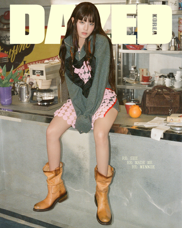 아이들 민니 '섹시백' 화보 '깜짝'…"내게 가장 영향을 준 사람, 어머…