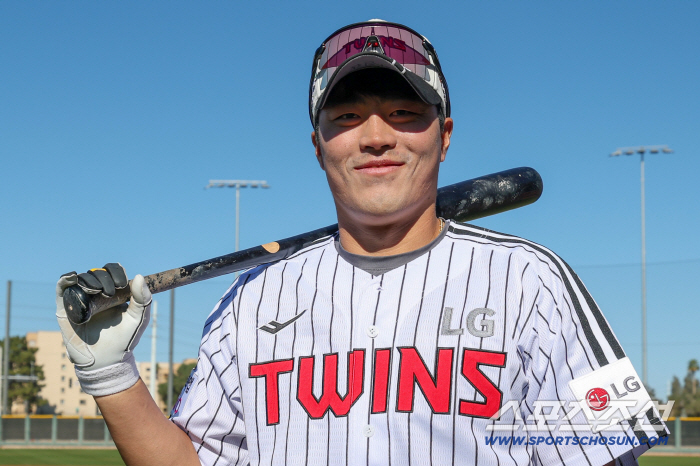 타격 잘한다던 2라운더 유망주. 이젠 내야,1루,외야 글러브 챙겼다, 제2의 구본혁 탄생 조짐. 